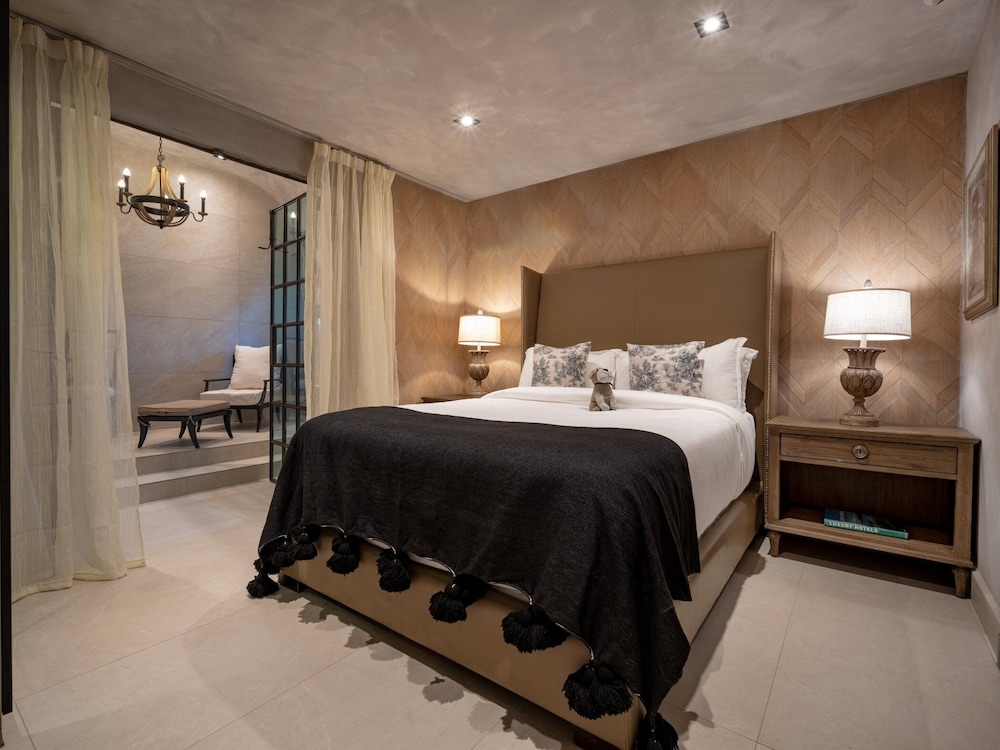 Petite, Suite, Queen Bed، Olive Boutique Hotel 7/10