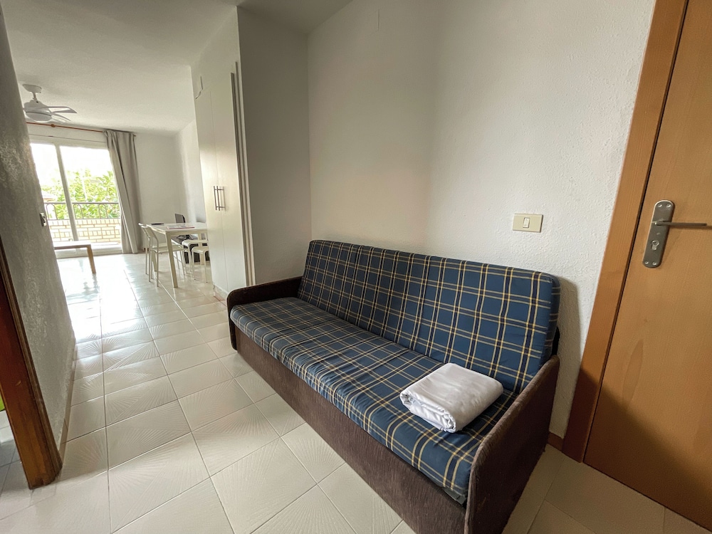 APARTAMENTOS BERNAT PIE DE PLAYA 3000 23/68