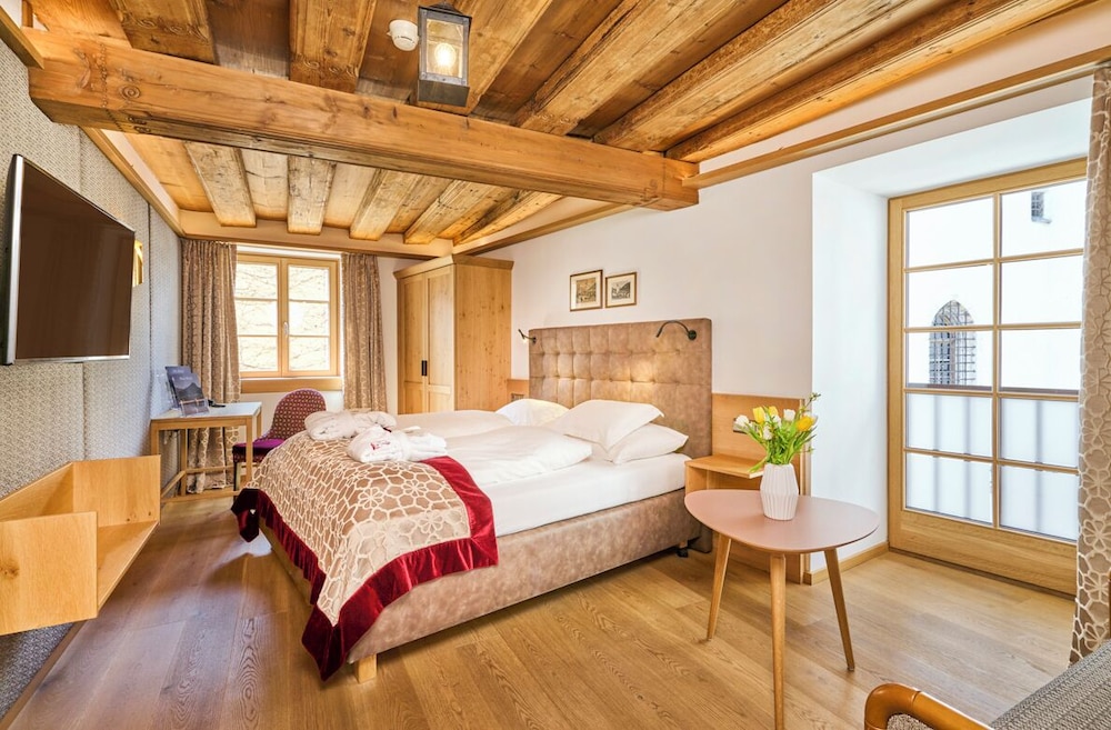 Room, Queen Bed