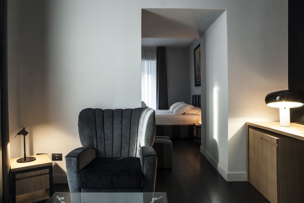 SUITE ART NAVONA 49/59