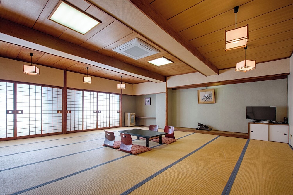 Hotel New Tsuruta 64/71