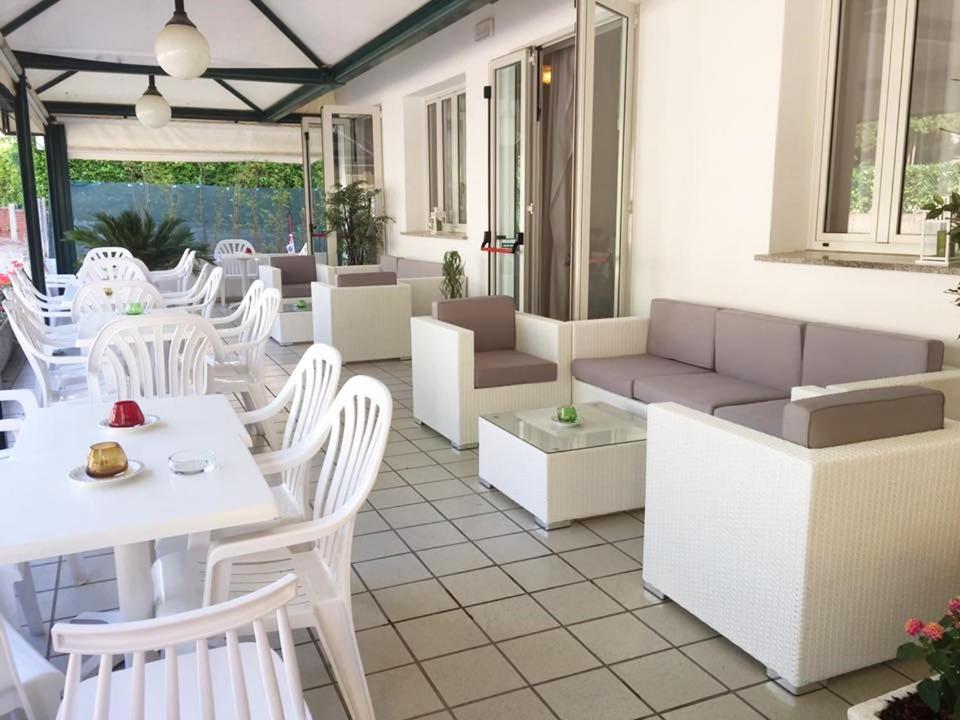 Hotel Gloria 57/68