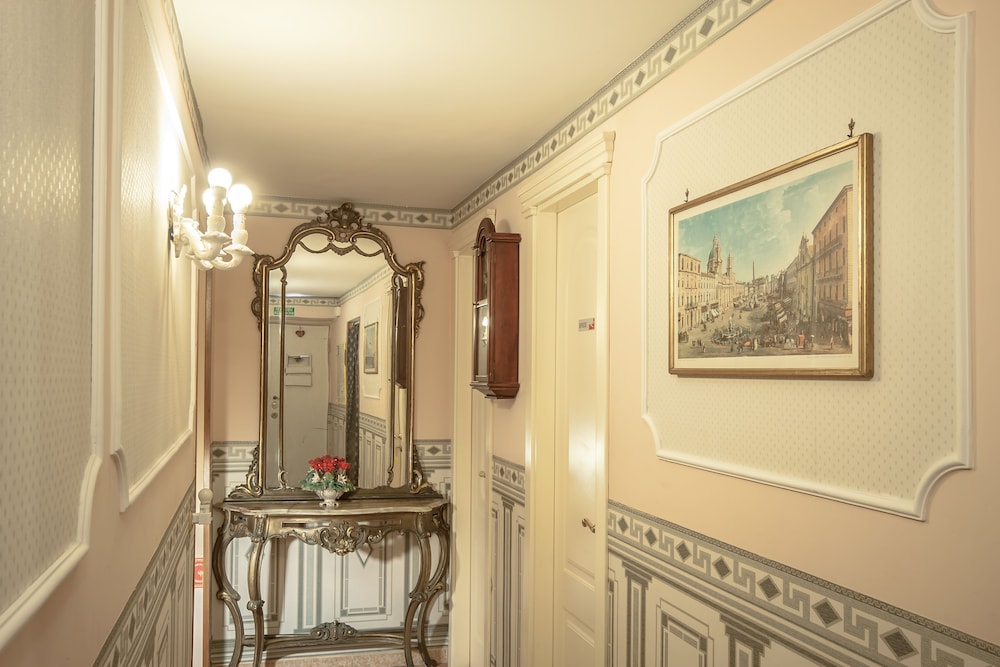 Colosseum Bed & Breakfast 55/62