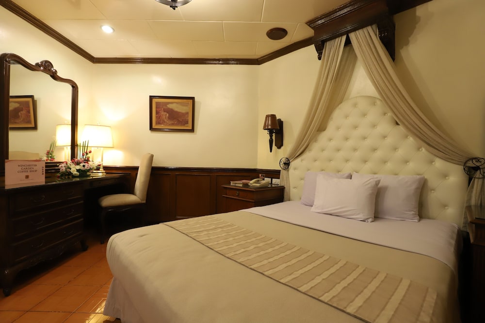 DELUXE, QUEEN BED