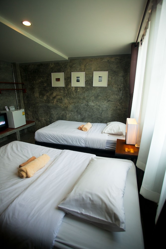 Afterglow Hostel 17/50