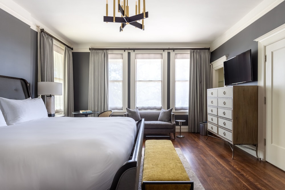 MANSION, KING BED