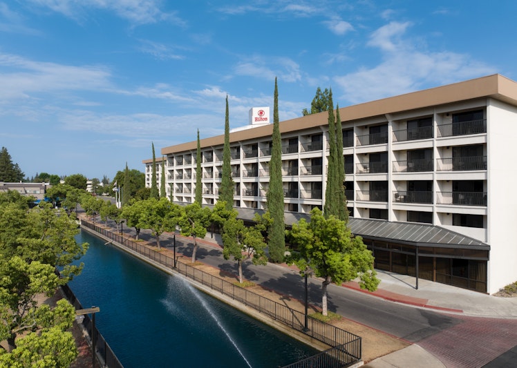 Hilton Stockton 2/51