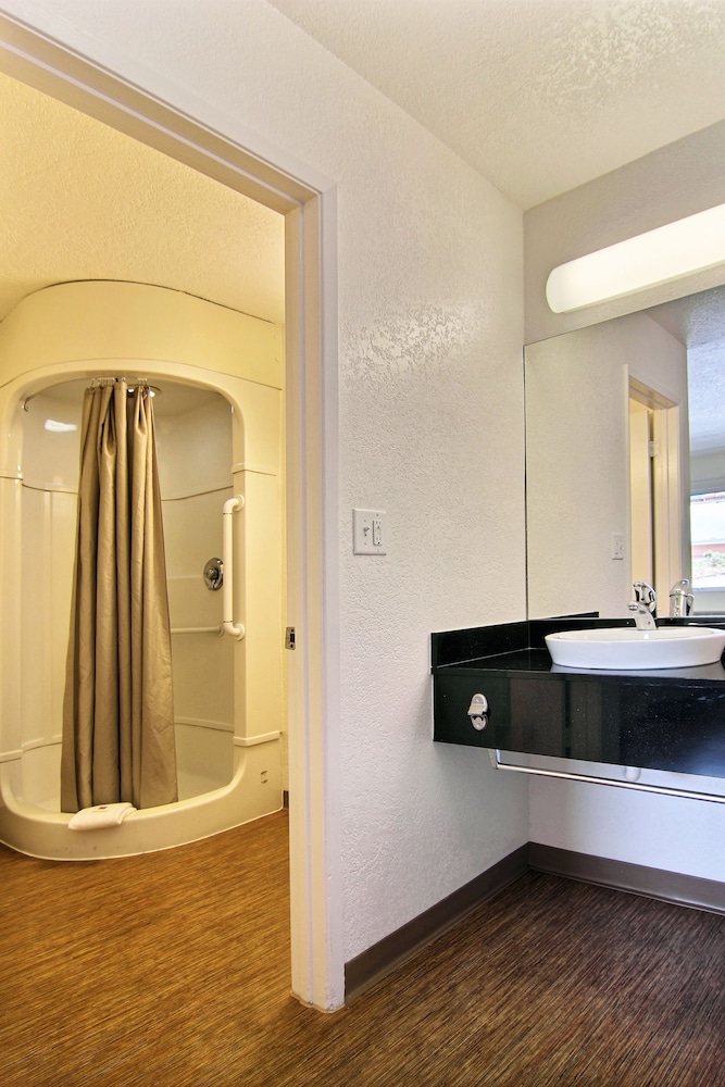 Motel6 Albuquerque, NM - Midtown 38/50
