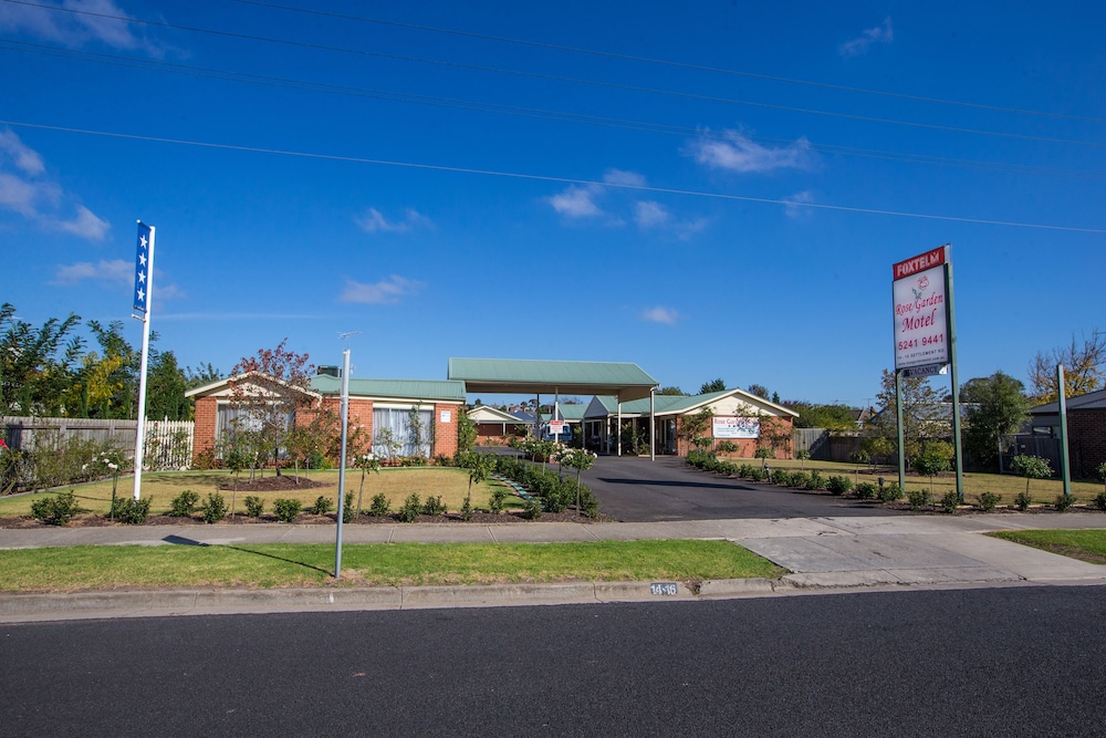 ROSE GARDEN MOTEL 47/55