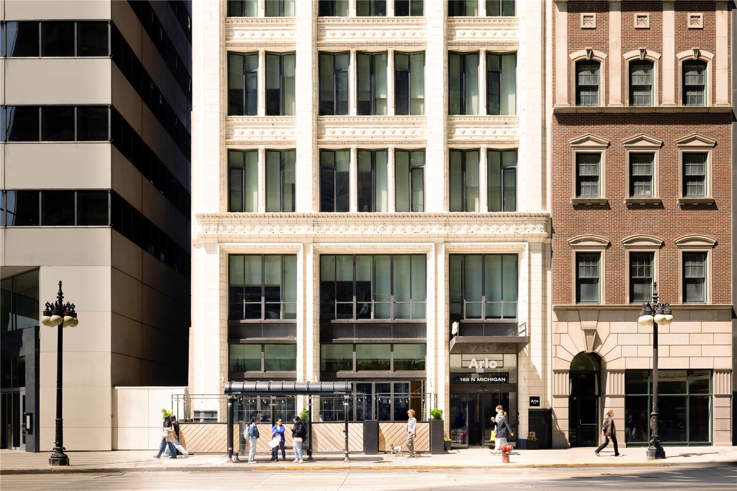 Arlo Chicago 2/54