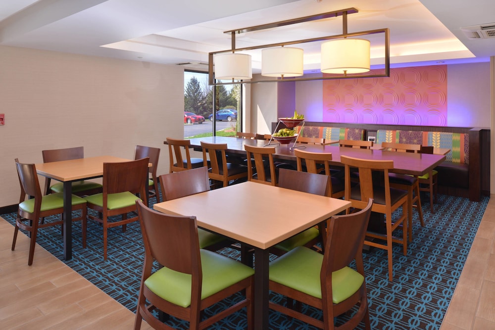 Fairfield Inn Rochester Henrietta/University Area 21/28