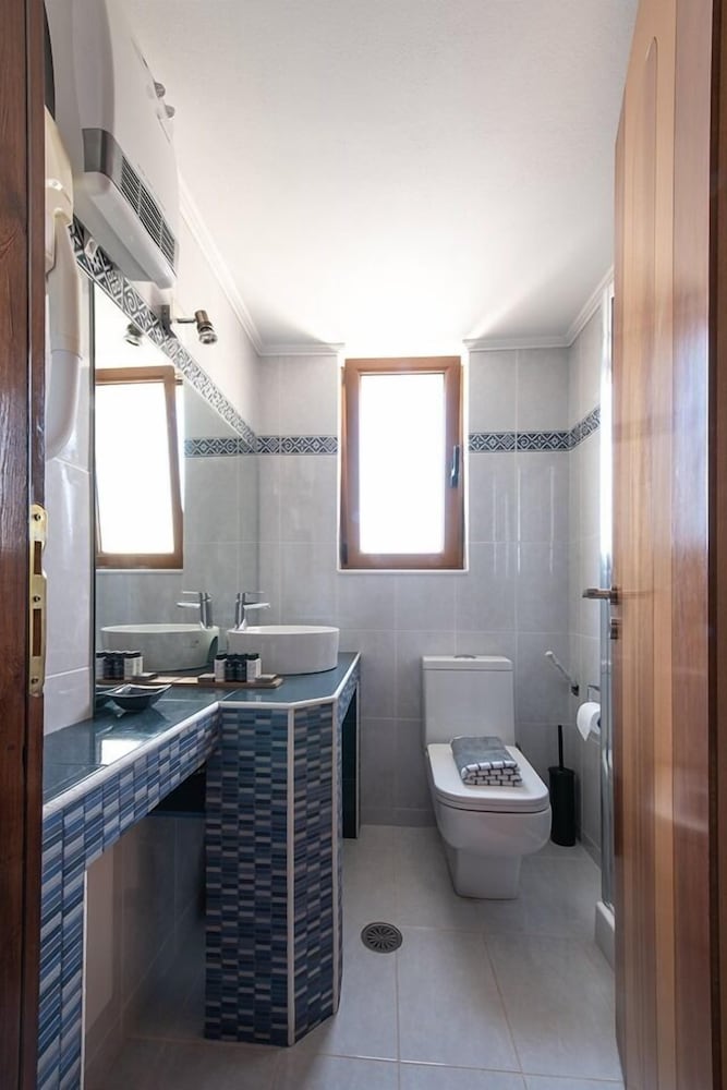 Cyrenia Guesthouse 31/32