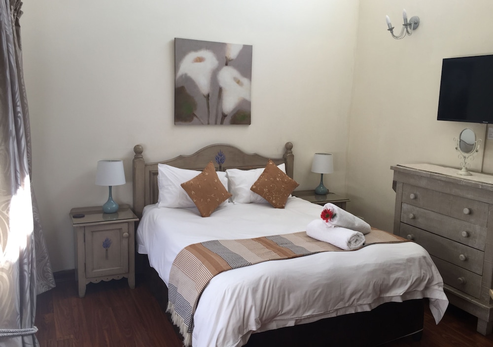 1 BEDROOM, COMFORT, DOUBLE BED, GARDEN VIEW