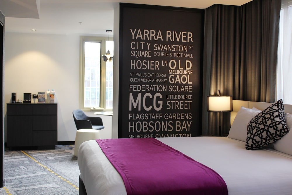 Pullman Melbourne City Centre 24/80