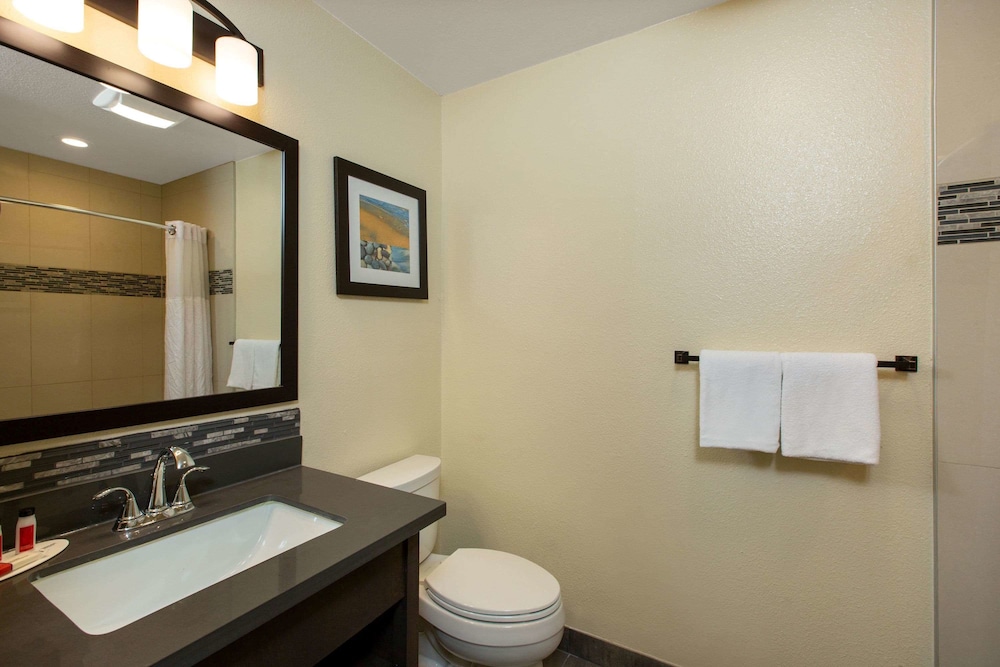 Days Inn By Wyndham Monterey-Fisherman's Wharf Aquarium 9/18