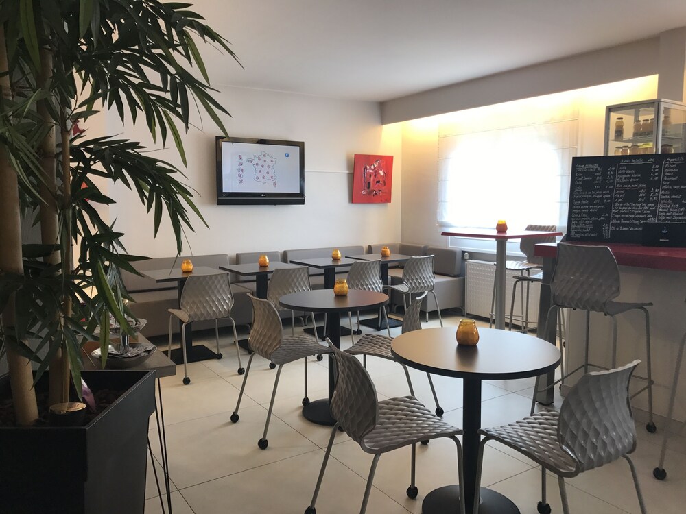 Inter Hotel Dau Ly 22/27