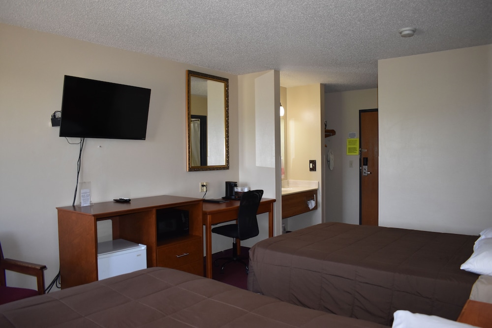 Heartland Hotel And Suites 40/62