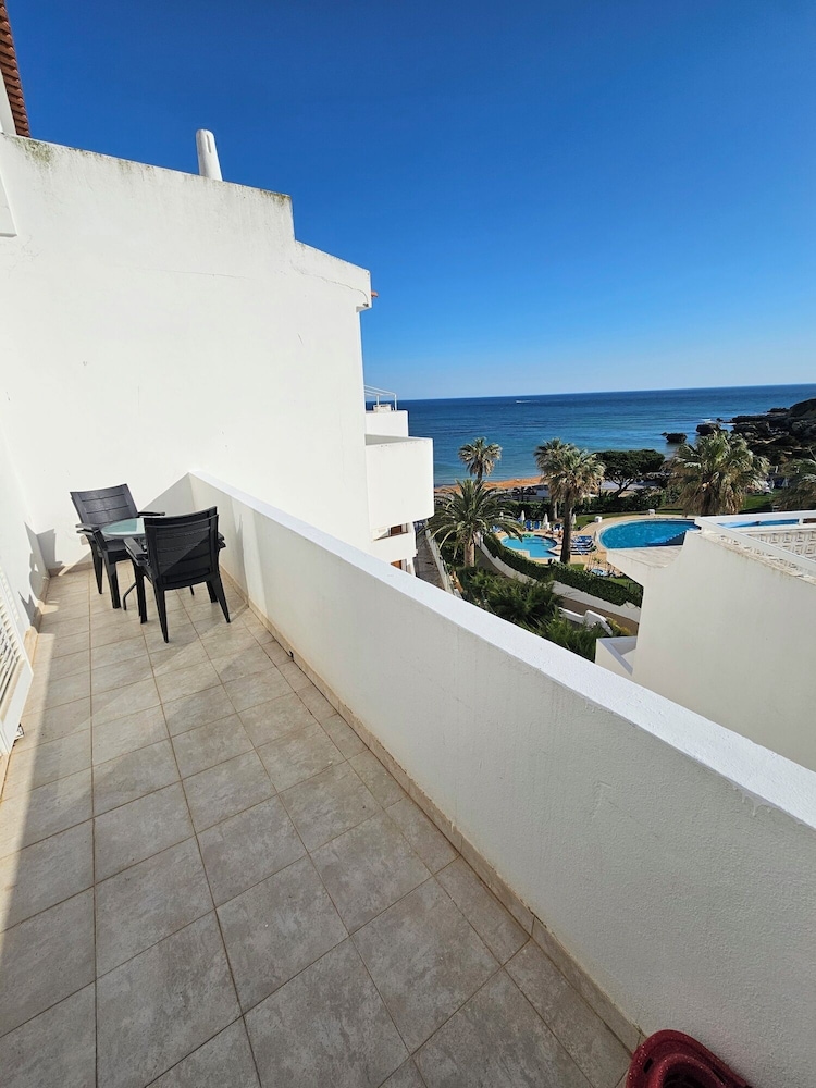 BORDA D AGUA APARTMENTS 69/75