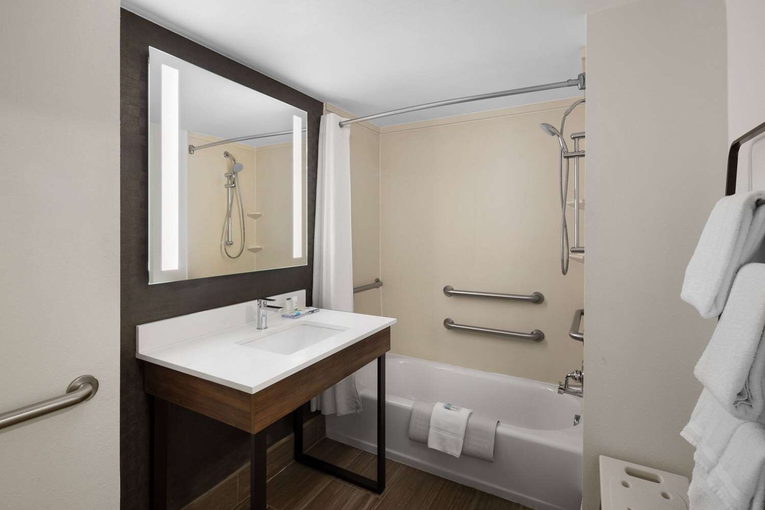 La Quinta Inn & Suites by Wyndham Kennewick 62/63