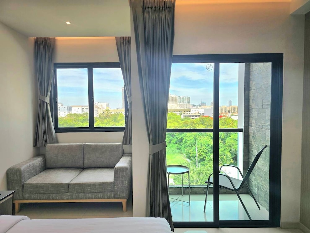 The TJ Hotel Pattaya 35/49