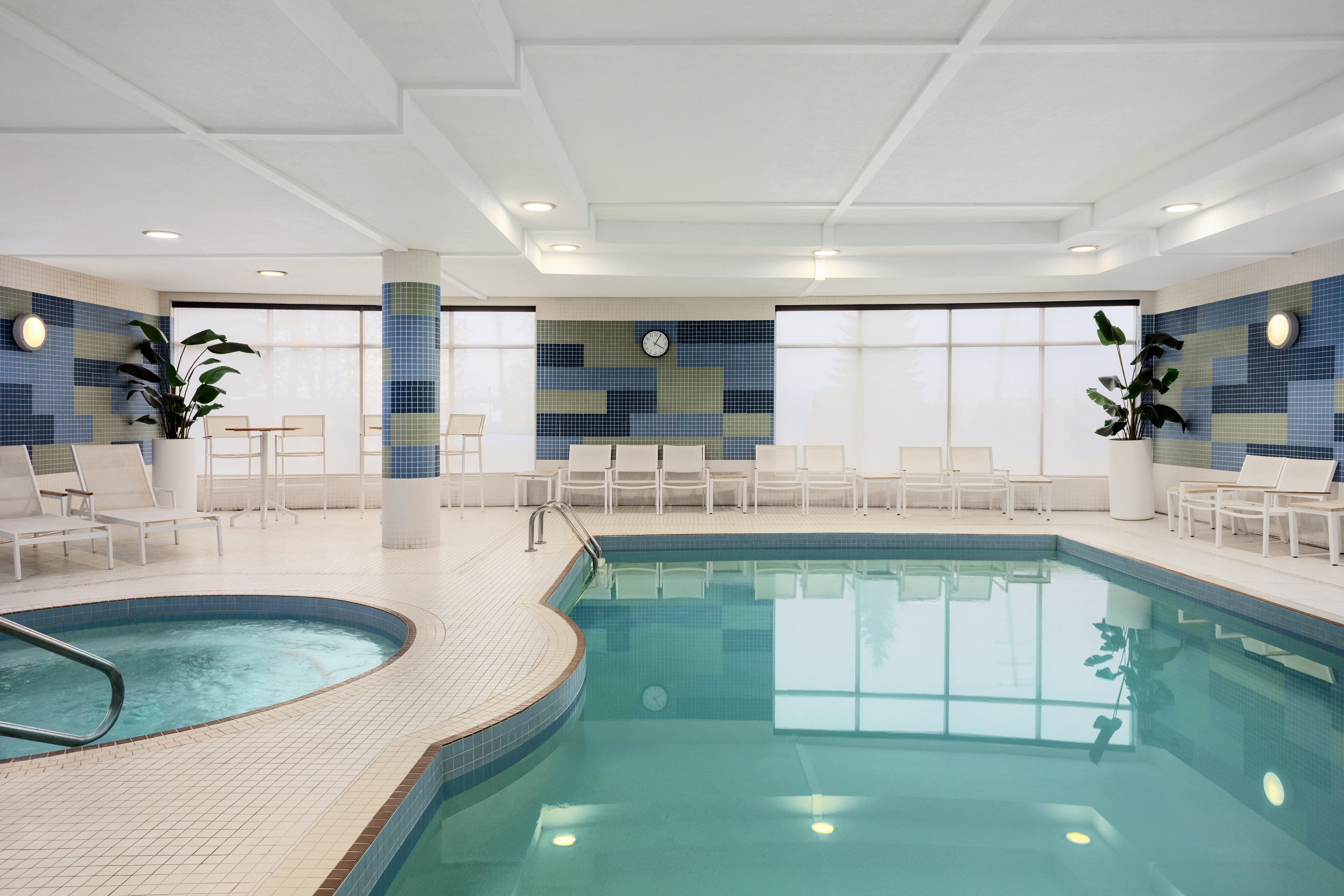 Holiday Inn Express Suites Vaughan 43/78