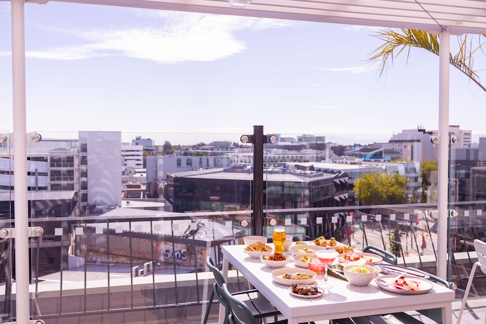 The Muse Art Hotel 46/58