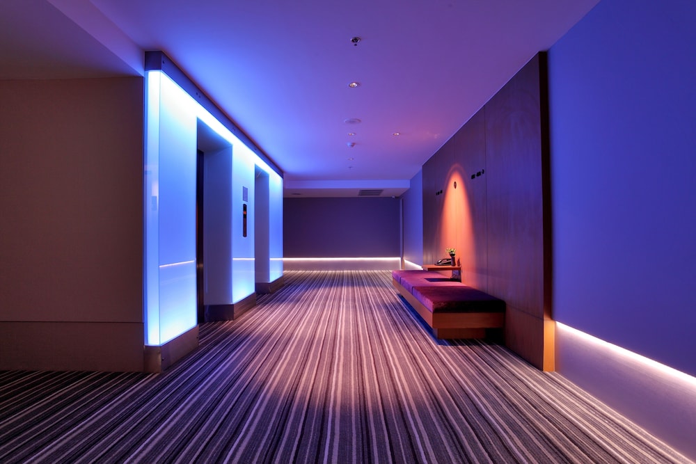 Lit Bangkok Hotel 77/107
