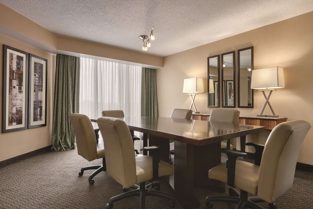 Embassy Suites by Hilton Birmingham 35/36