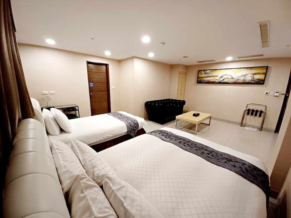 Sayo Hotel 25/50