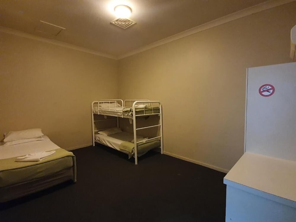 Allen Hotel 38/69