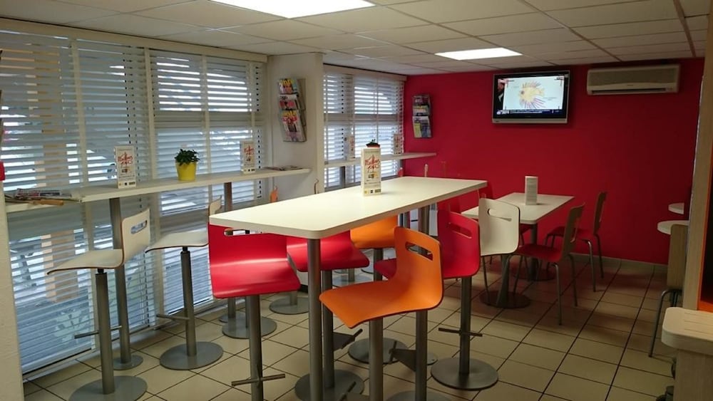 restaurant-cafeteria