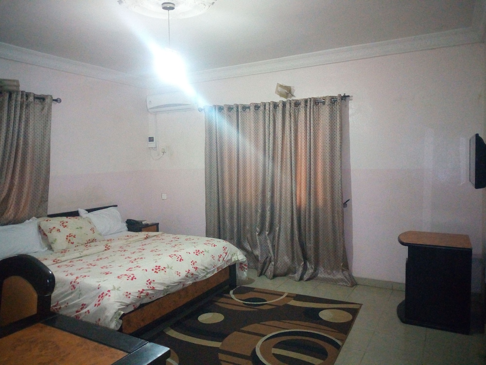DELUXE, DOUBLE BED