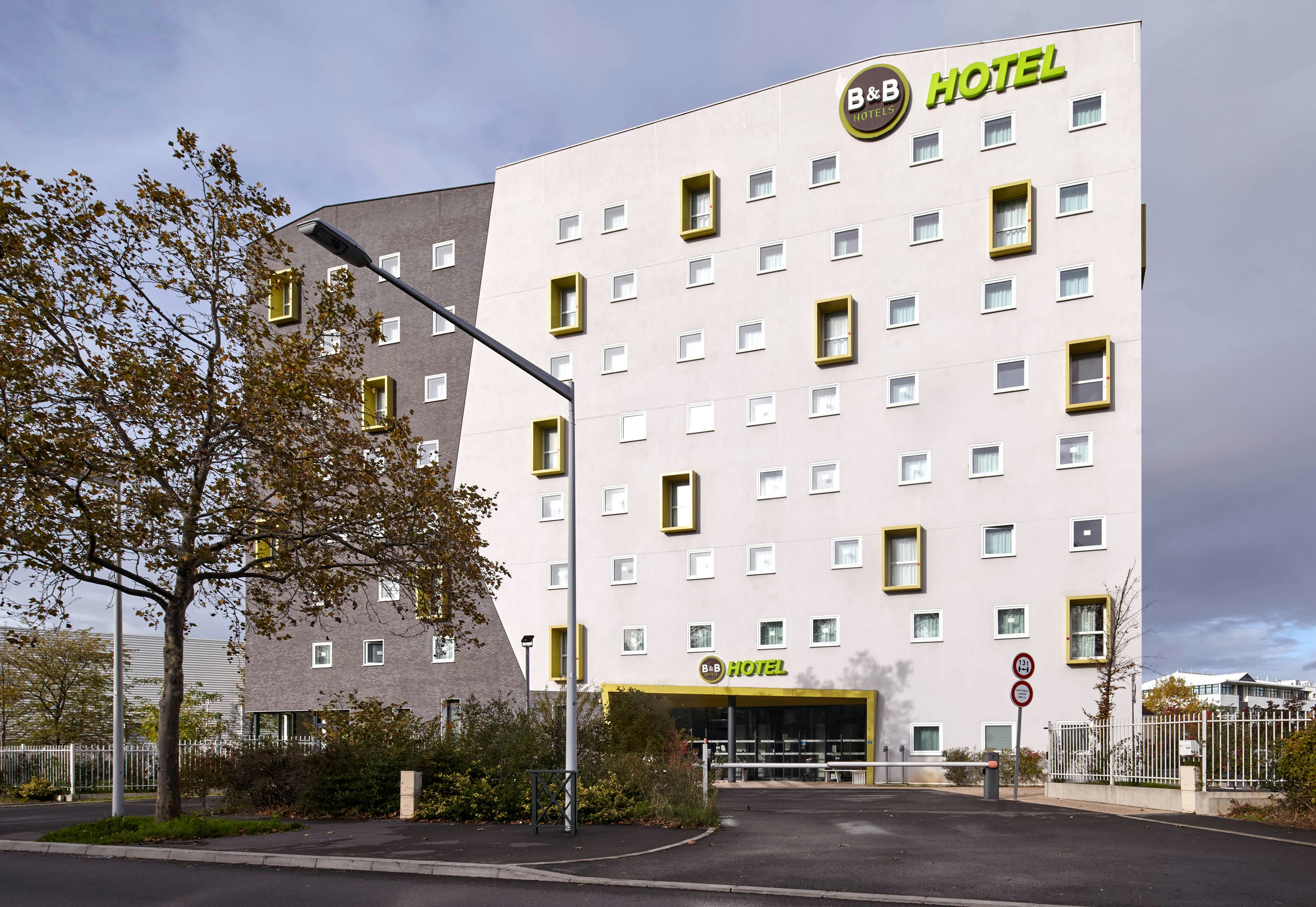 B&B Hotel Nanterre Rueil-Malmaison in NANTERRE