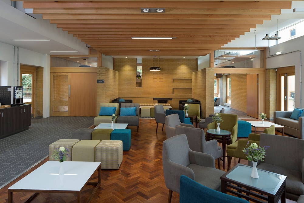 College Court 22/27