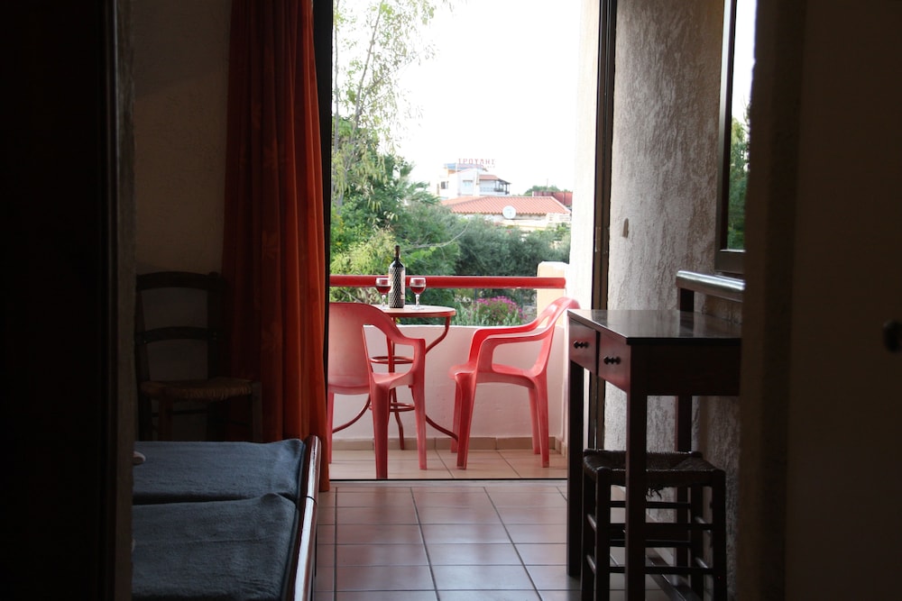 Violeta Hotel 34/44