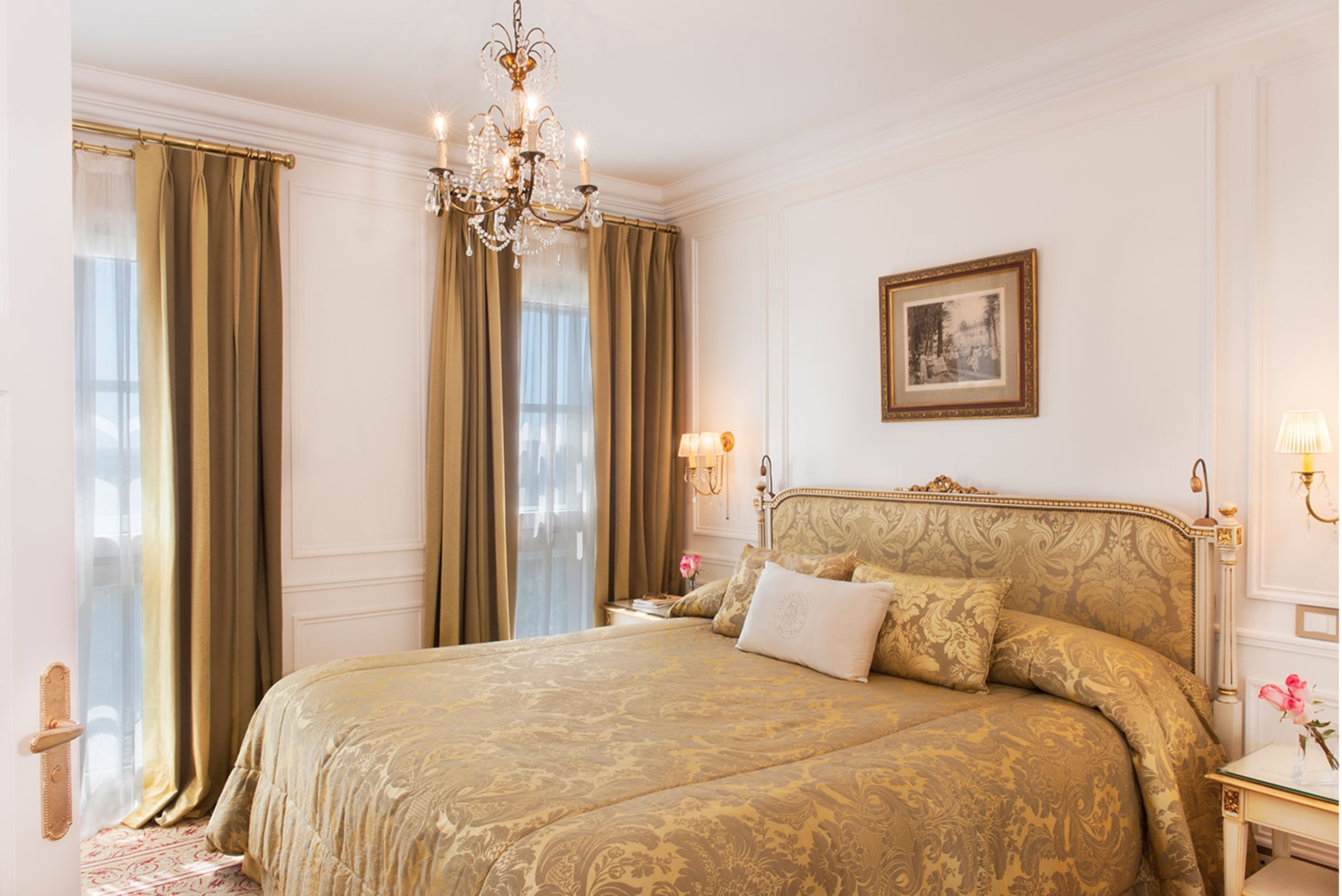LUXURY, SUITE