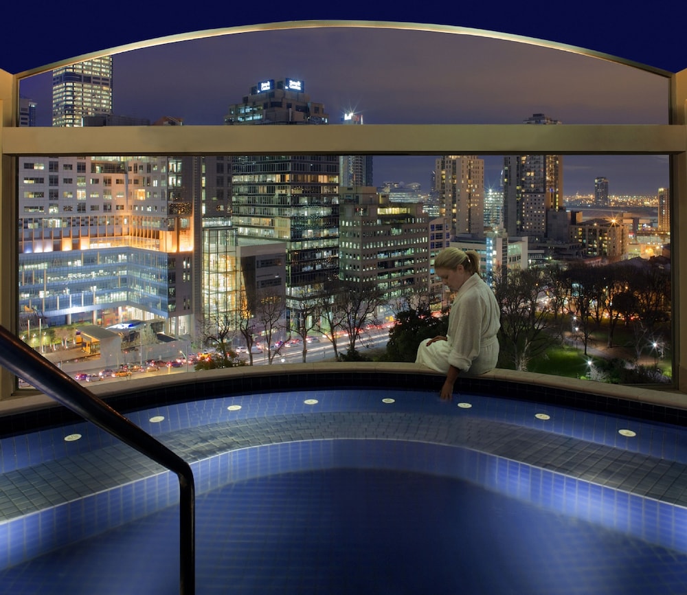 Flagstaff Gardens Hotel 33/65