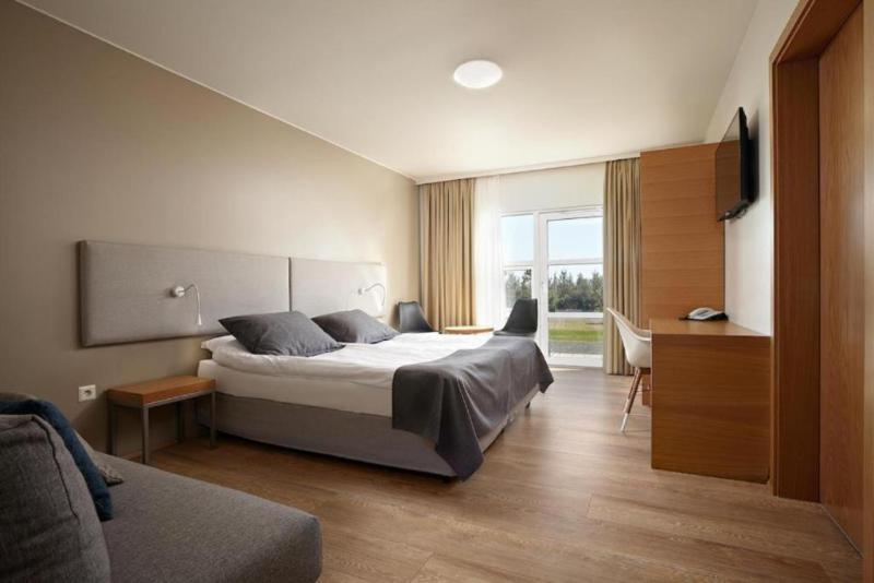 Deluxe, Queen Bed