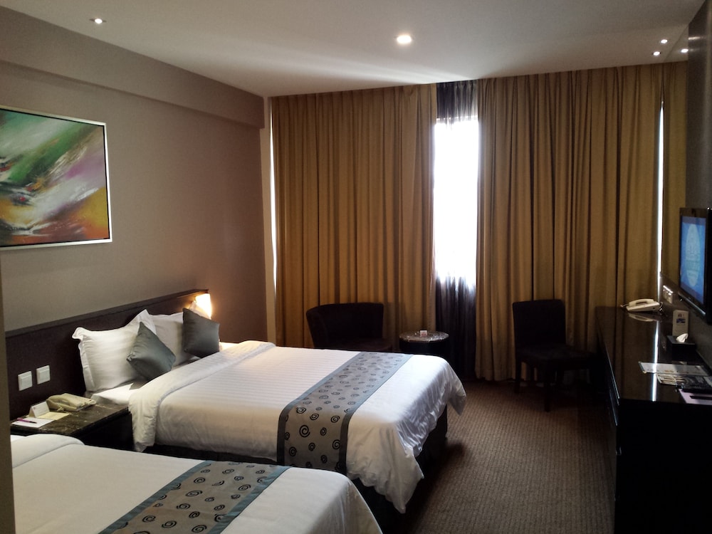 Hotel Royal Singapore 13/70