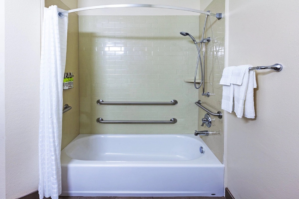 CANDLEWOOD SUITES MIDLAND SW 25/50