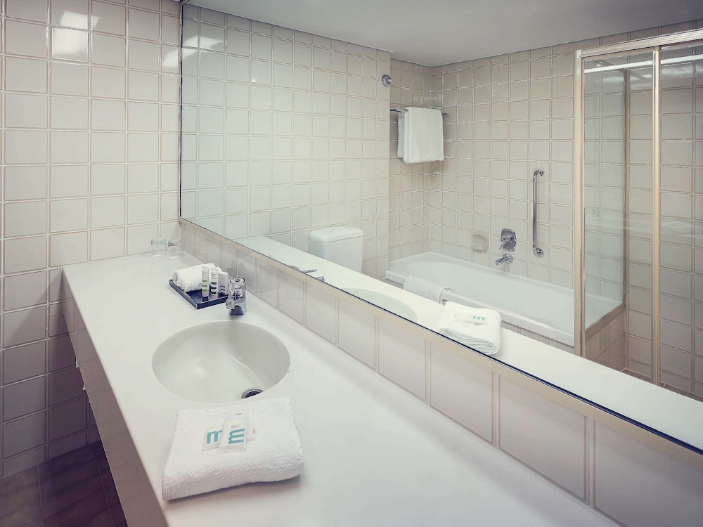 Mercure Perth 23/72