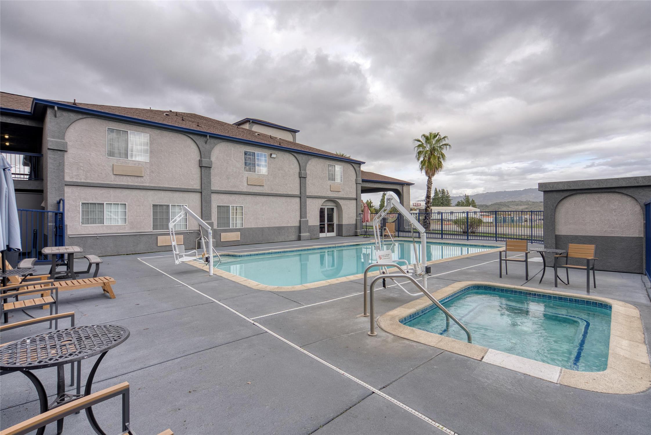 SureStay Hotel by Best Western Ukiah 5/17