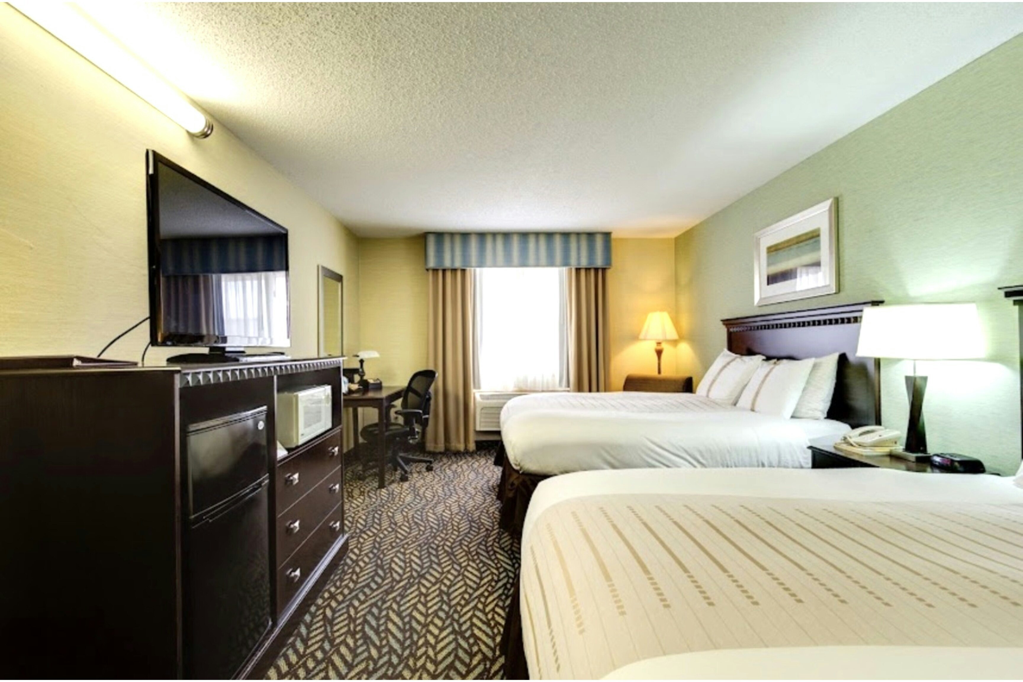 Fireside Inn & Suites 47/88