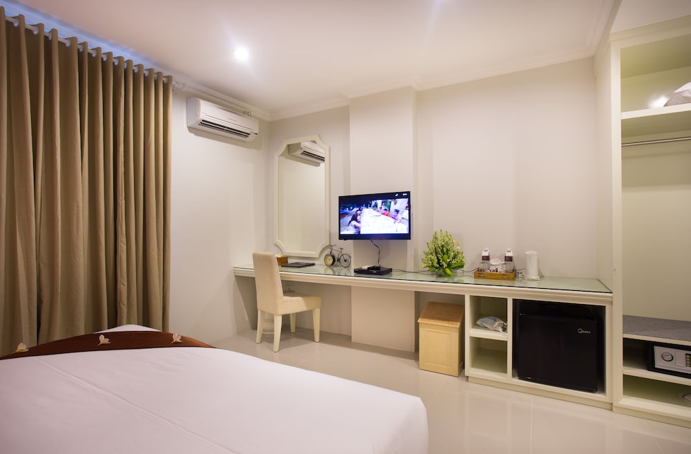 DELUXE, DOUBLE BED, BALCONY