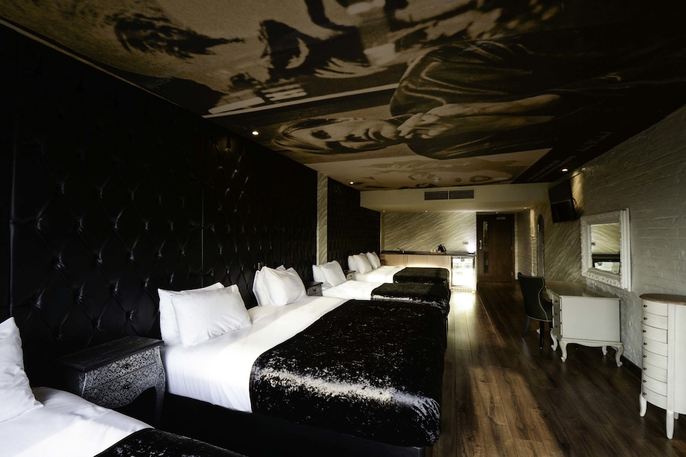 Arthouse Hotel 13/49