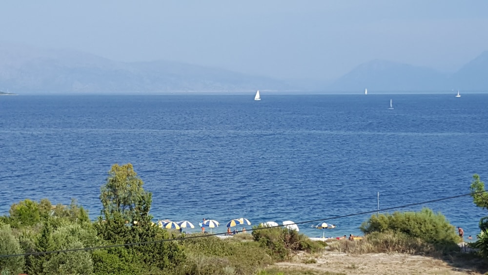 Ionio Hotel 63/74
