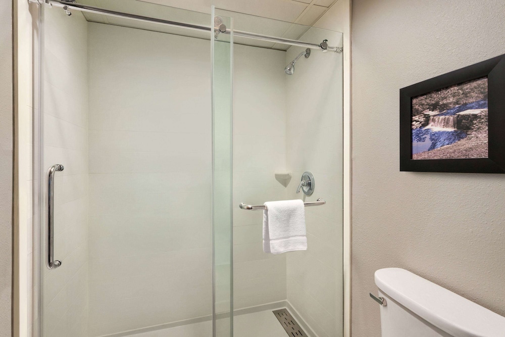 AmericInn by Wyndham Branson and Conference Center 60/62