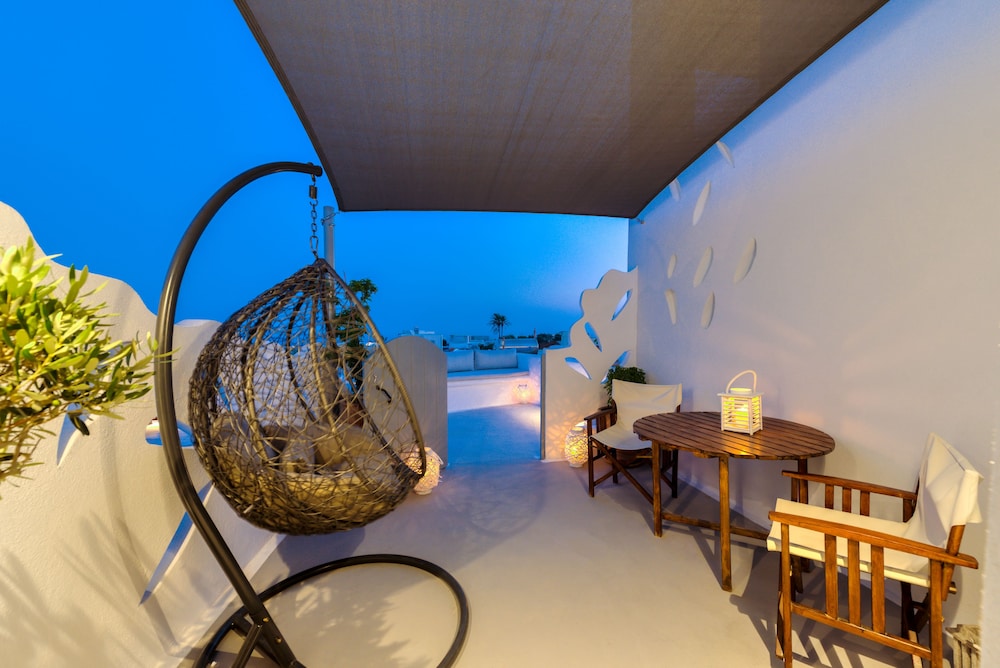 Pasithea Suites Santorini 57/60