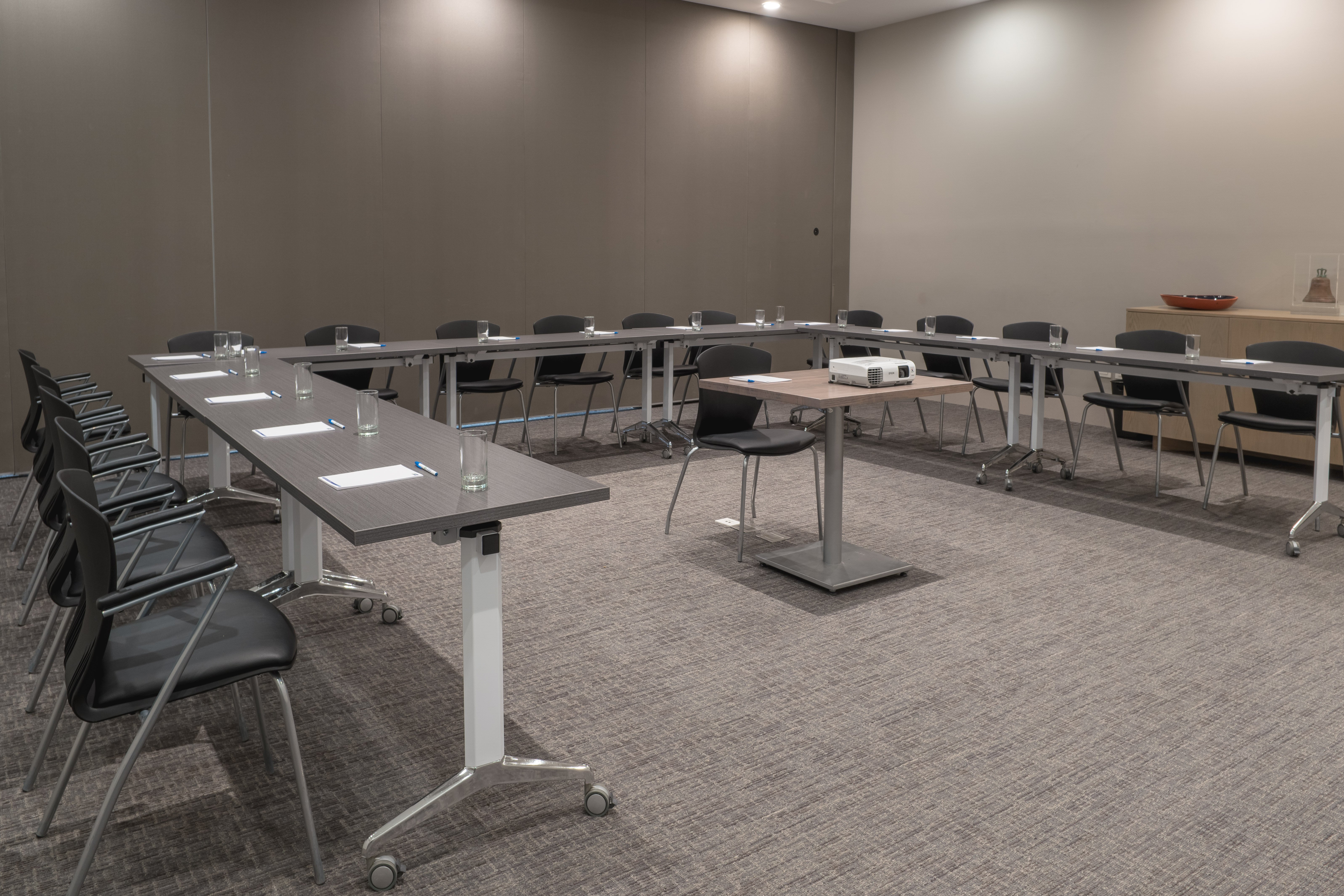 Holiday Inn Express & Suites Silao Aeropuerto - Terminal 21/26