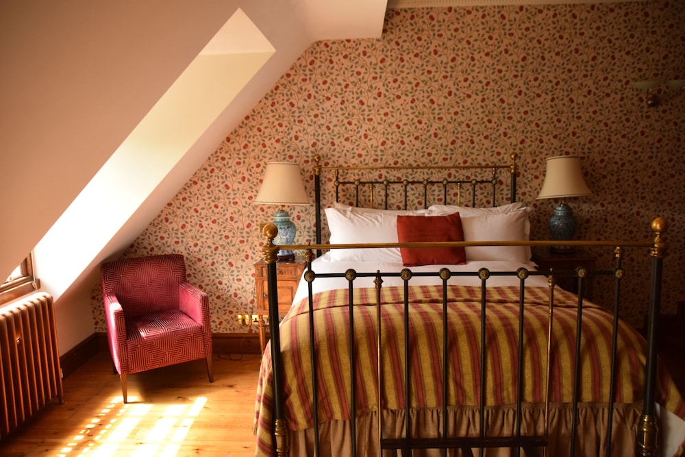 Nunsmere Hall Hotel 6/50